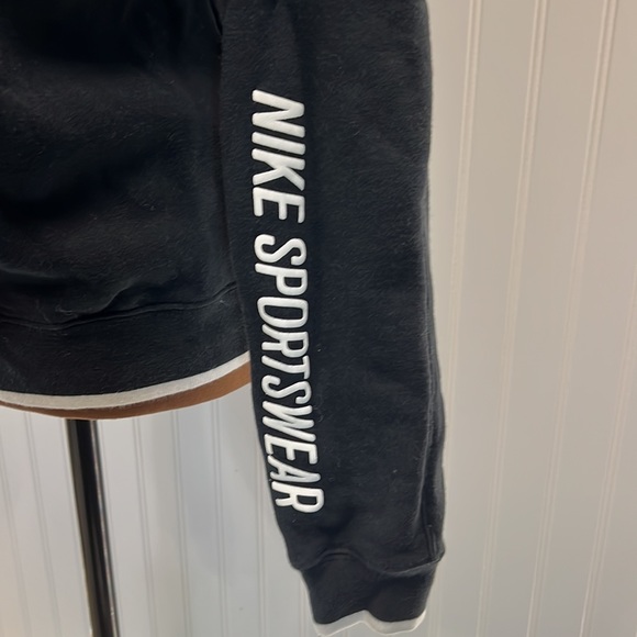 NWOT! Vintage Inspired Nike Sportswear Pullover! Size small - Picture 4 of 7